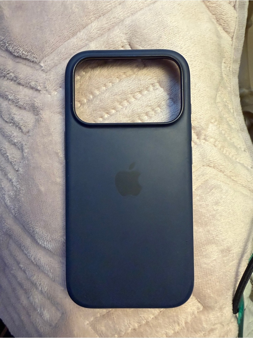 Apple - Picture 2 of 3
